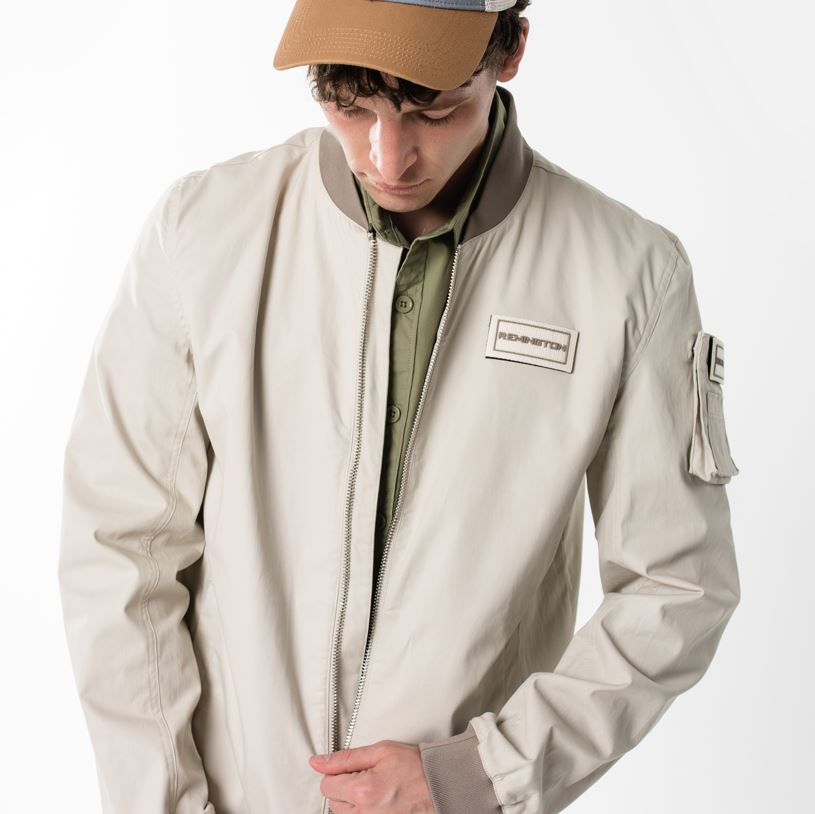 Stripe Beige или Barcelona Beige: какую куртку Remington выбрать?