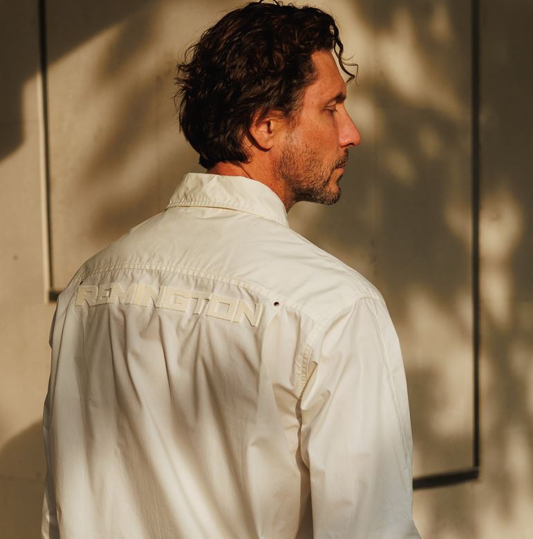 Стильные и удобные мужские рубашки с длинным рукавом Remington: выбор для любого случая